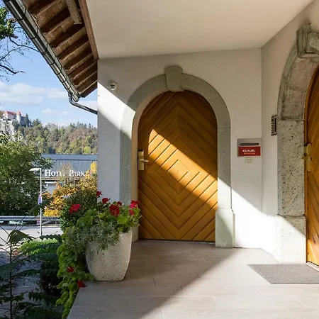 Gaja Apartment